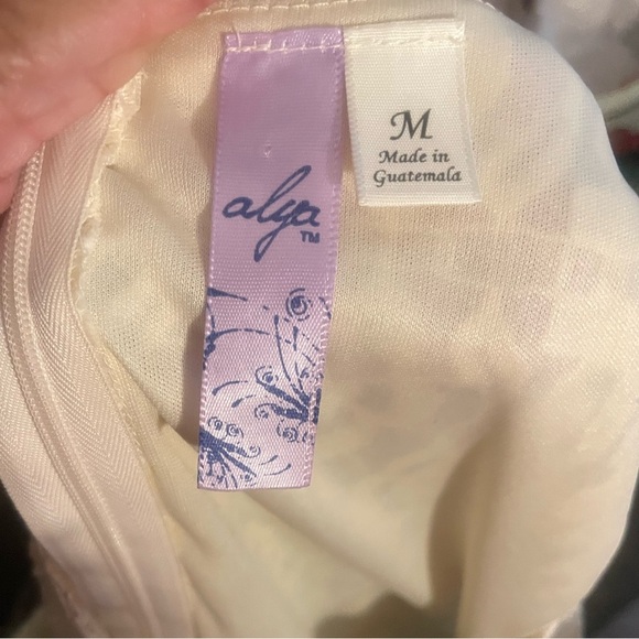 Alya (Medium) Retro Feminine Cream Lace Mini Dress with Black Floral Detail - Picture 10 of 11